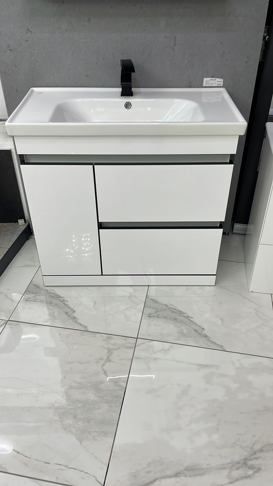 Frame 900 - ZH Tiles Warehouse inc.