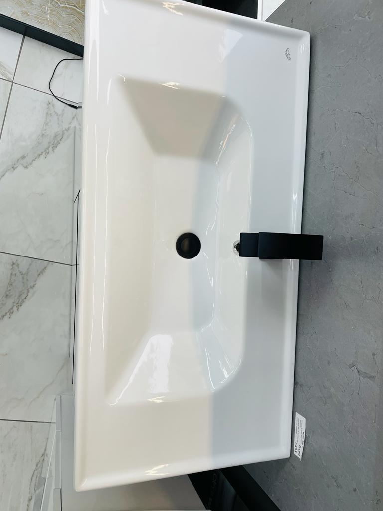 Frame 900 - ZH Tiles Warehouse inc.